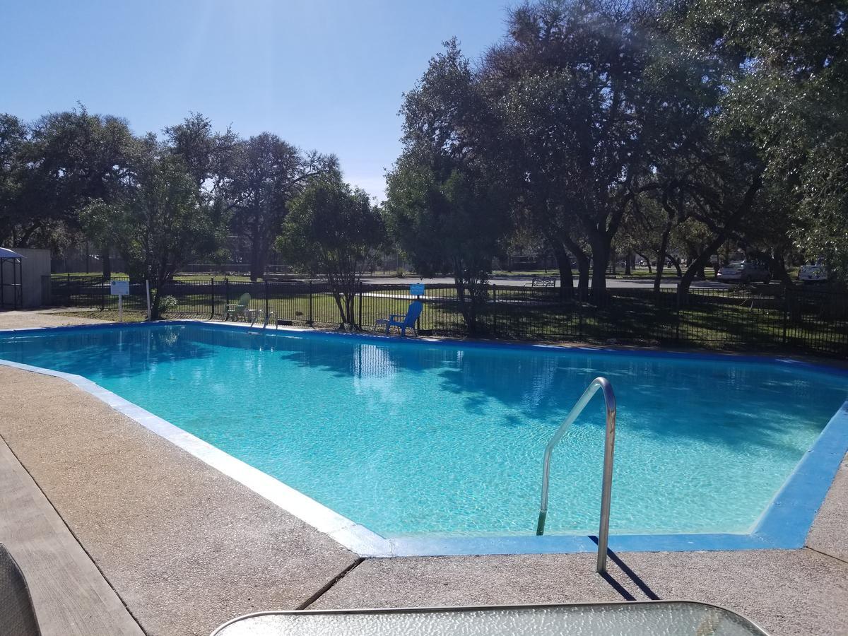 The Lodge At Cypress Falls Wimberley Bagian luar foto