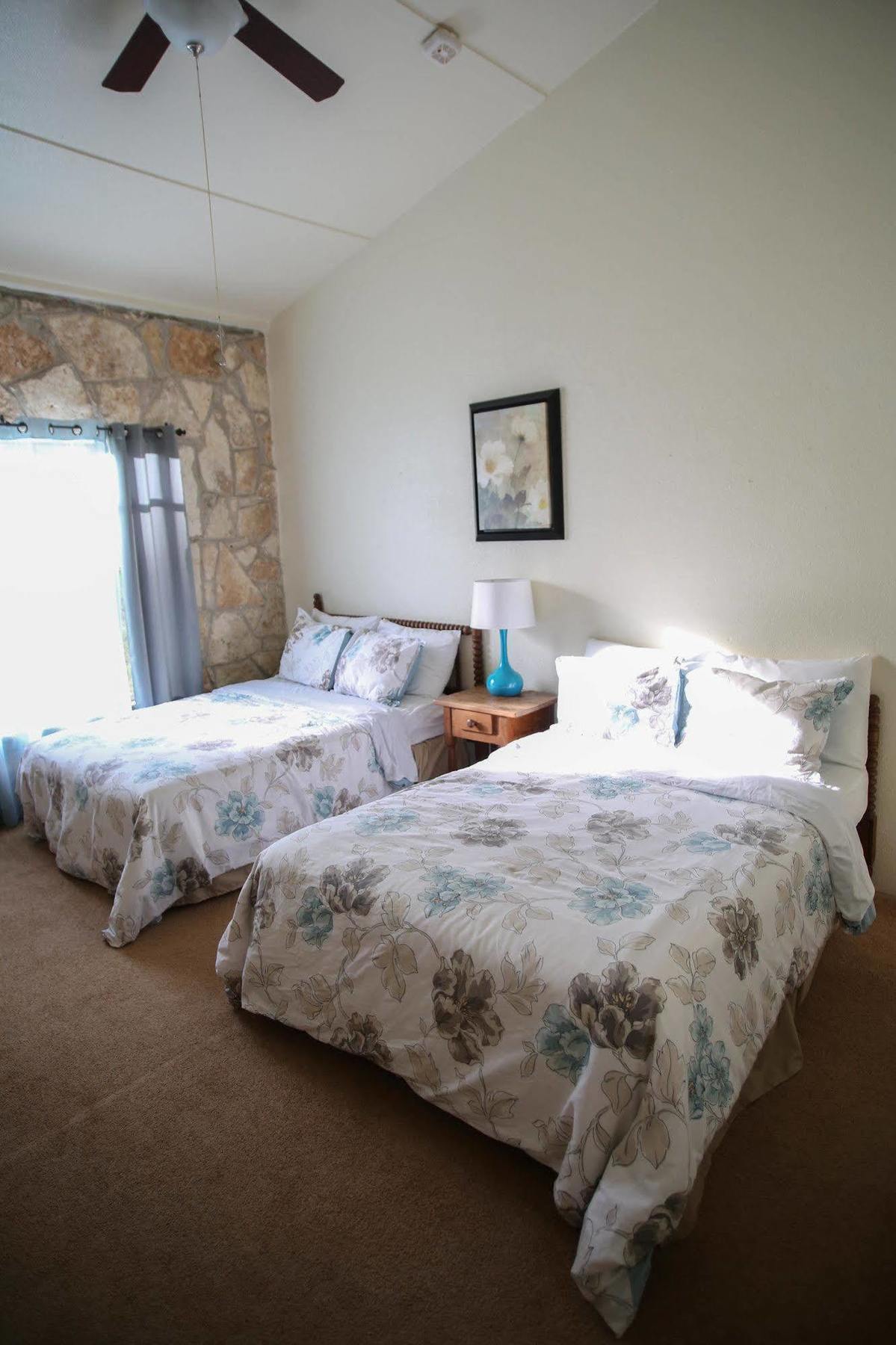 The Lodge At Cypress Falls Wimberley Bagian luar foto