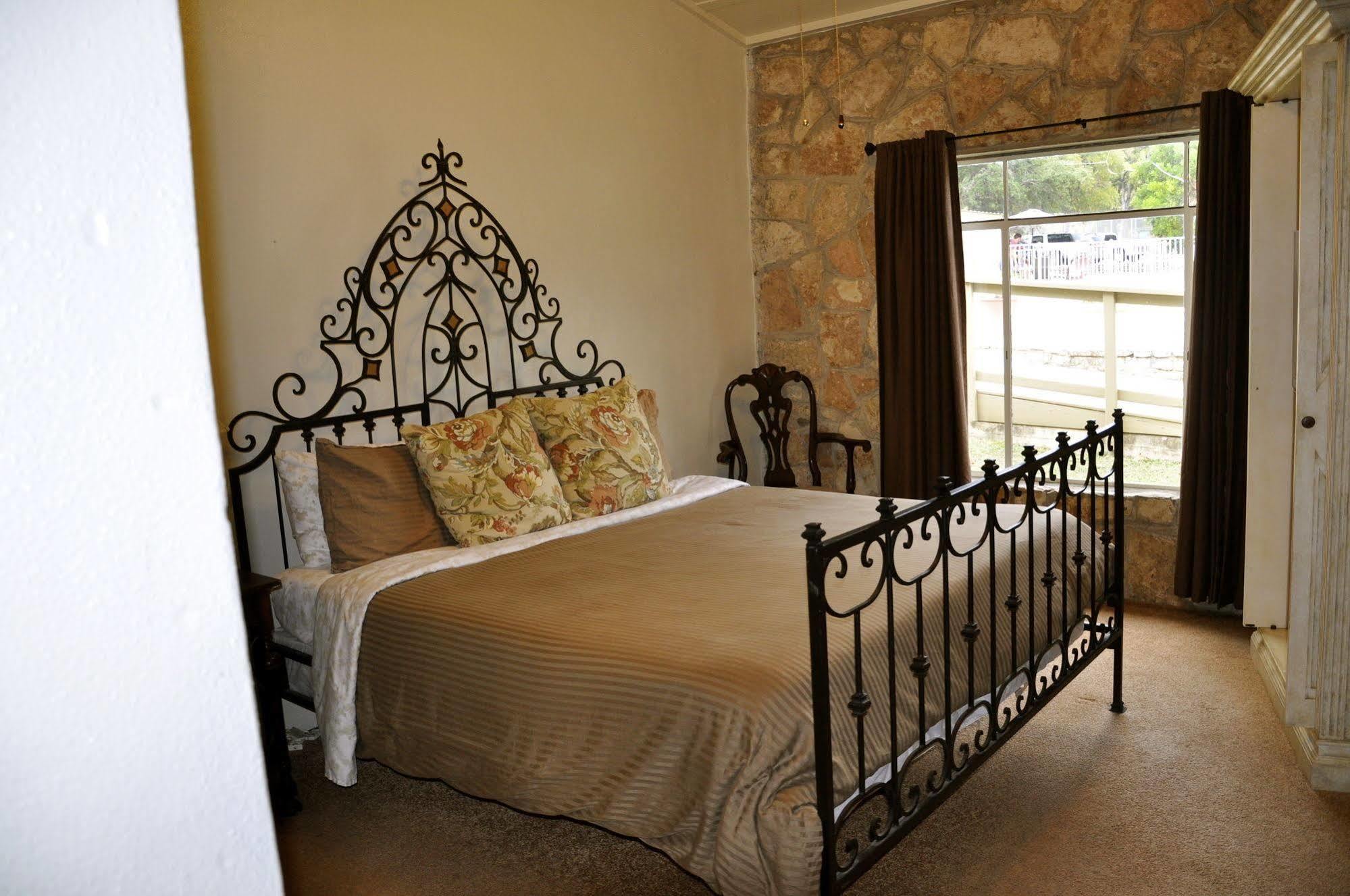 The Lodge At Cypress Falls Wimberley Bagian luar foto