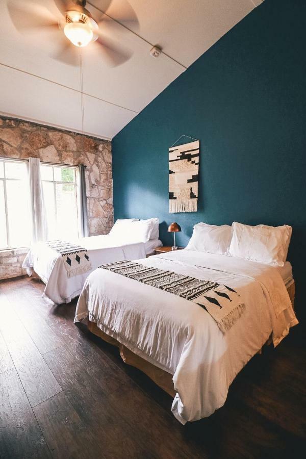 The Lodge At Cypress Falls Wimberley Bagian luar foto